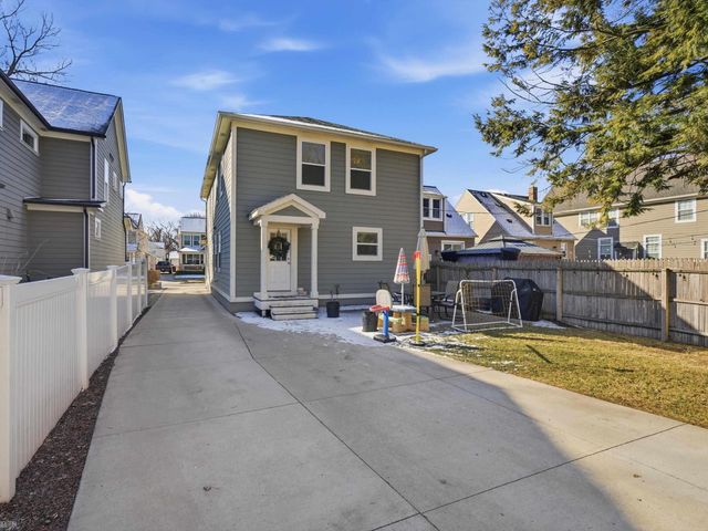 823 Baldwin Avenue, Royal Oak, MI 48067