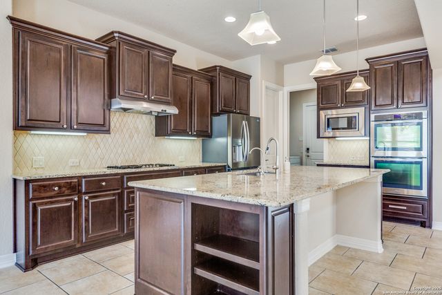 24506 Via Vizcaya, San Antonio, TX 78260