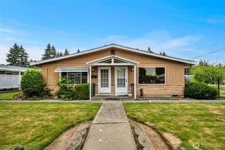 335 7th Place SE #Unit 2, Puyallup, WA 98372