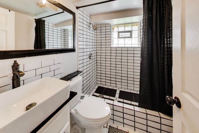 5412 N Western Avenue, Chicago, IL 60625