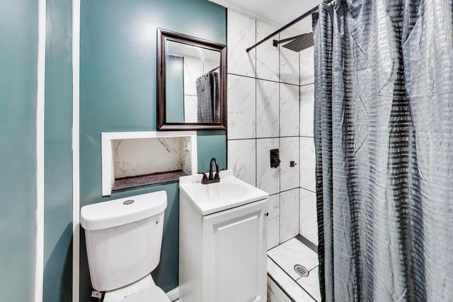 5412 N Western Avenue, Chicago, IL 60625