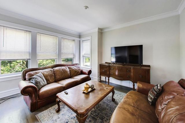 5412 N Western Avenue, Chicago, IL 60625