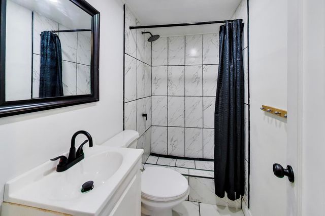 5412 N Western Avenue, Chicago, IL 60625