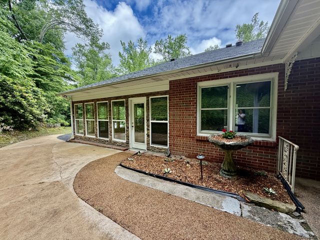 230 Raven Bluff Rd, Lawrenceburg, TN 38464