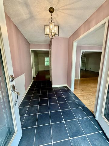 230 Raven Bluff Rd, Lawrenceburg, TN 38464