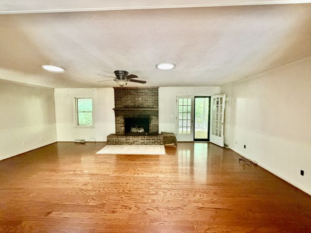 230 Raven Bluff Rd, Lawrenceburg, TN 38464