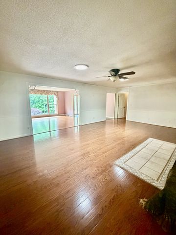 230 Raven Bluff Rd, Lawrenceburg, TN 38464