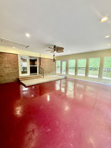 230 Raven Bluff Rd, Lawrenceburg, TN 38464