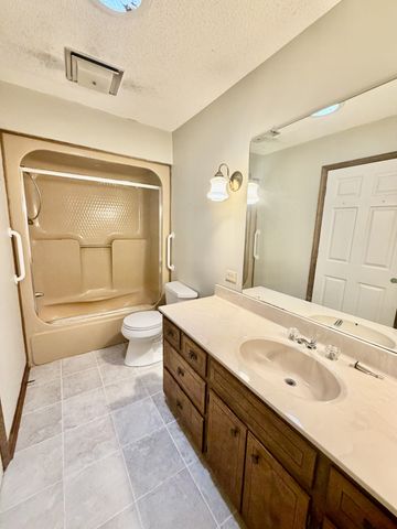 230 Raven Bluff Rd, Lawrenceburg, TN 38464