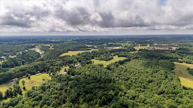 230 Raven Bluff Rd, Lawrenceburg, TN 38464