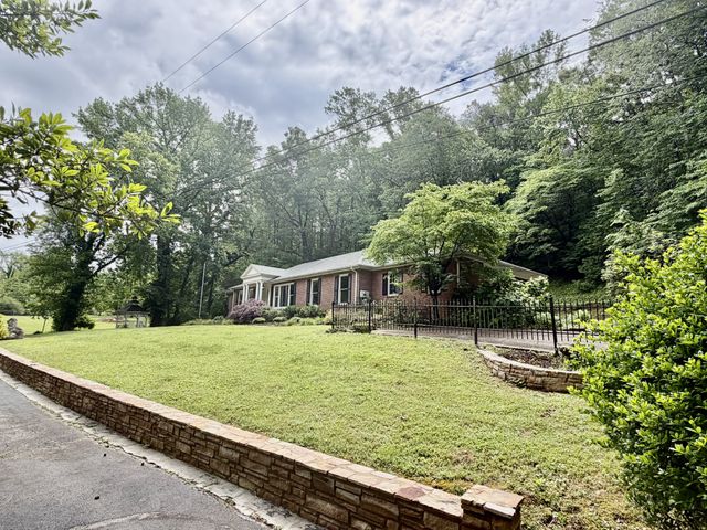 230 Raven Bluff Rd, Lawrenceburg, TN 38464
