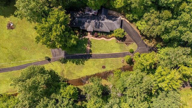 230 Raven Bluff Rd, Lawrenceburg, TN 38464