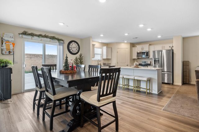 2045 Madalyn Avenue, Tulare, CA 93274