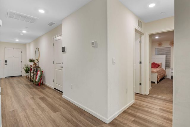 2045 Madalyn Avenue, Tulare, CA 93274