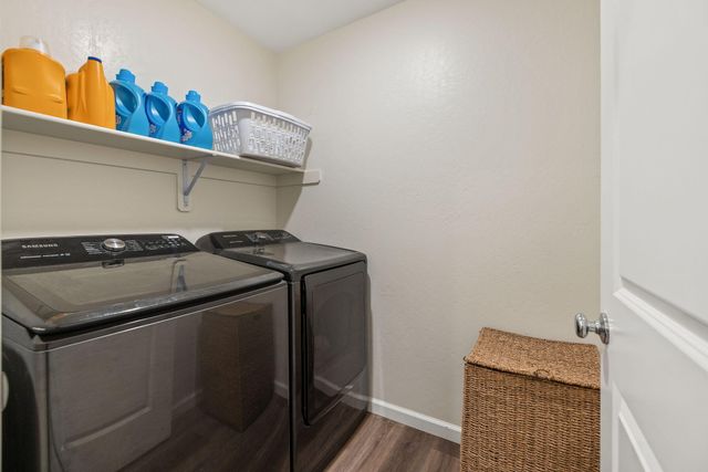 2045 Madalyn Avenue, Tulare, CA 93274