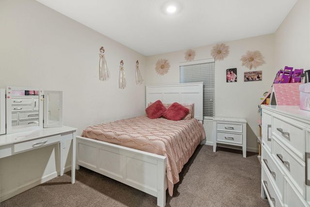 2045 Madalyn Avenue, Tulare, CA 93274