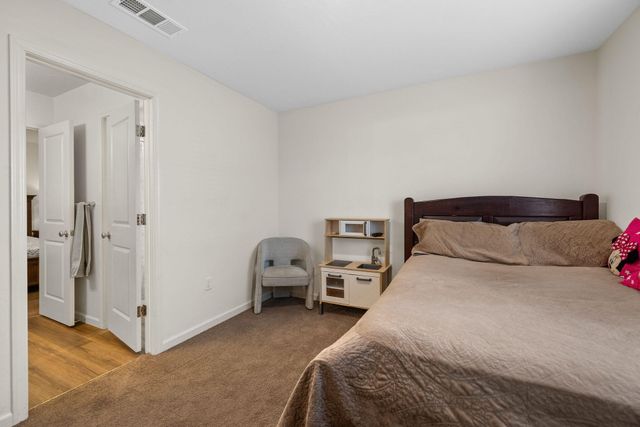 2045 Madalyn Avenue, Tulare, CA 93274