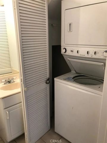 11035 Moorpark Street 202, North Hollywood, CA 91602