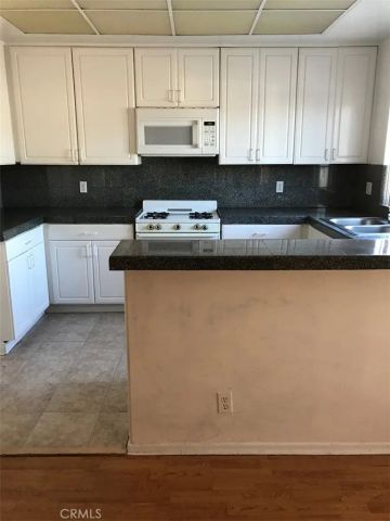 11035 Moorpark Street 202, North Hollywood, CA 91602