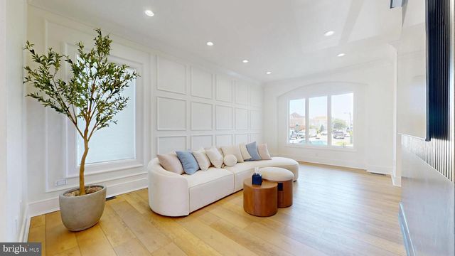 31 SEASIDE CT, Margate City, NJ 08402