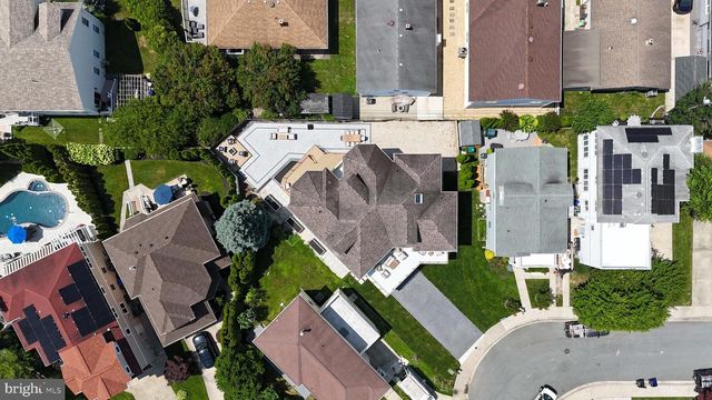 31 SEASIDE CT, Margate City, NJ 08402