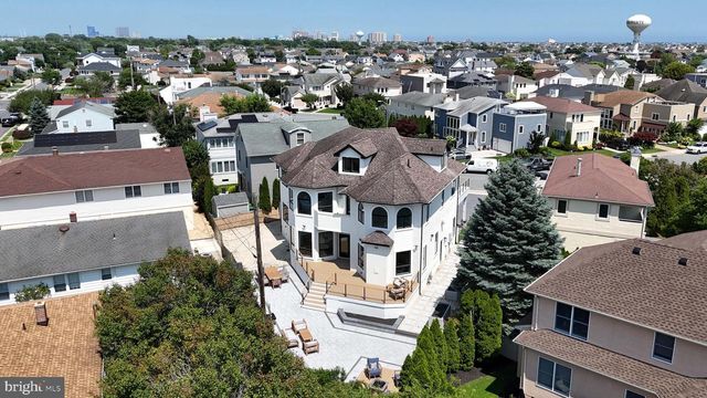31 SEASIDE CT, Margate City, NJ 08402