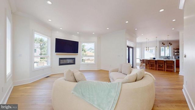 31 SEASIDE CT, Margate City, NJ 08402