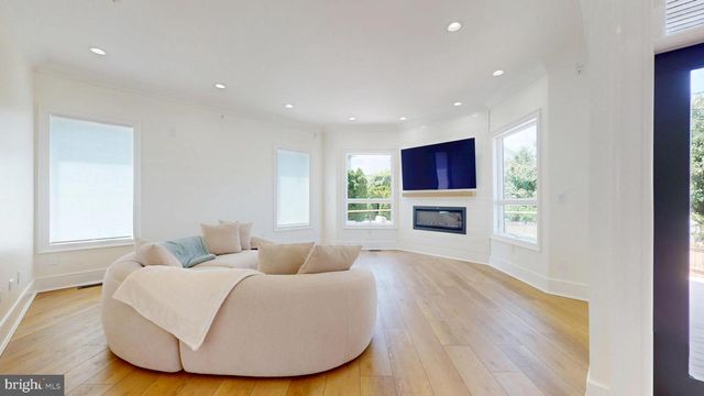 31 SEASIDE CT, Margate City, NJ 08402