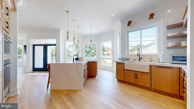 31 SEASIDE CT, Margate City, NJ 08402