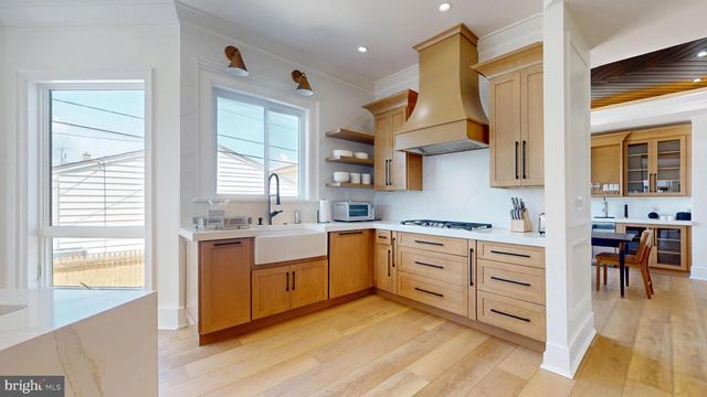 31 SEASIDE CT, Margate City, NJ 08402