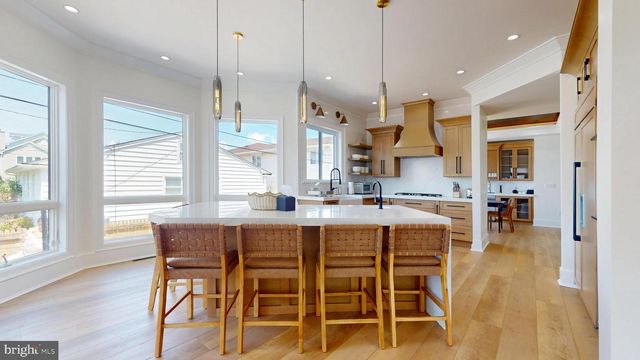 31 SEASIDE CT, Margate City, NJ 08402