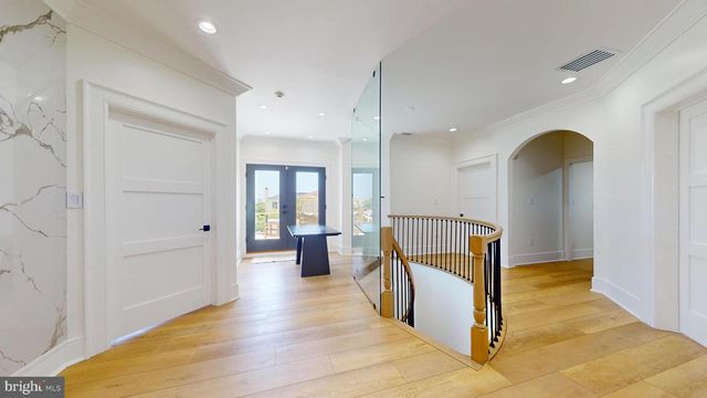 31 SEASIDE CT, Margate City, NJ 08402