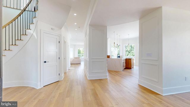 31 SEASIDE CT, Margate City, NJ 08402