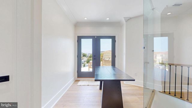 31 SEASIDE CT, Margate City, NJ 08402