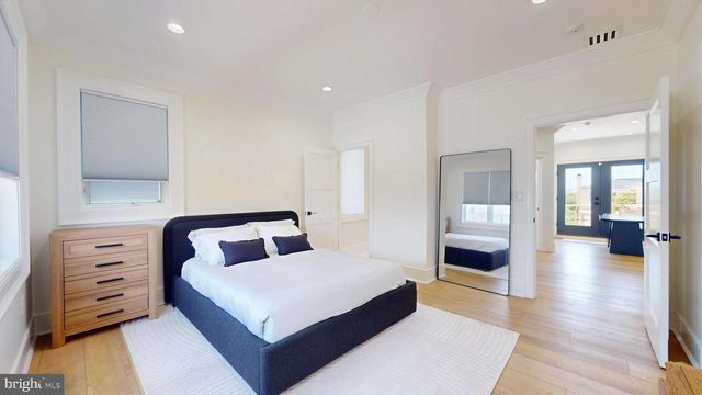 31 SEASIDE CT, Margate City, NJ 08402