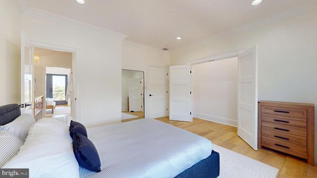 31 SEASIDE CT, Margate City, NJ 08402