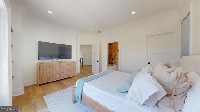 31 SEASIDE CT, Margate City, NJ 08402