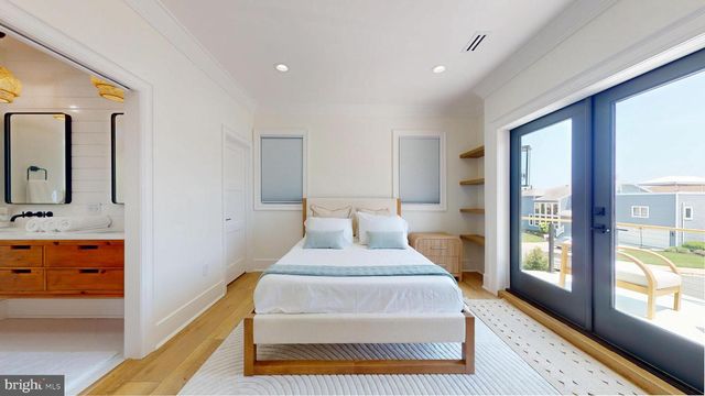 31 SEASIDE CT, Margate City, NJ 08402