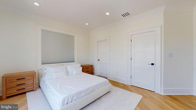 31 SEASIDE CT, Margate City, NJ 08402