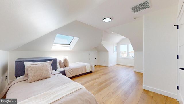 31 SEASIDE CT, Margate City, NJ 08402