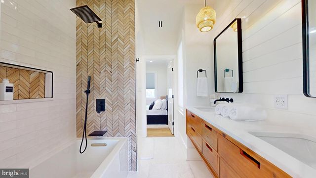 31 SEASIDE CT, Margate City, NJ 08402