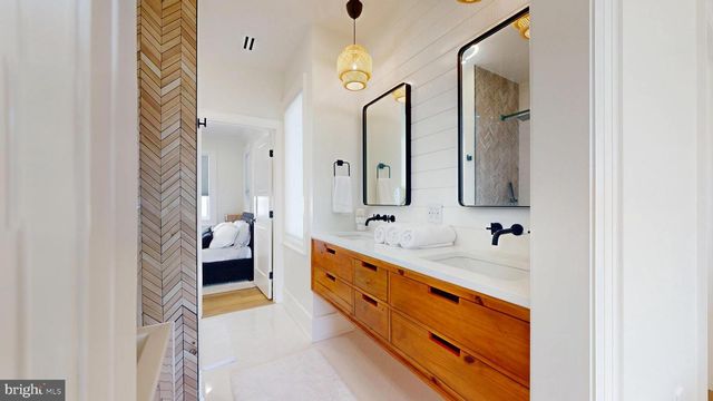 31 SEASIDE CT, Margate City, NJ 08402