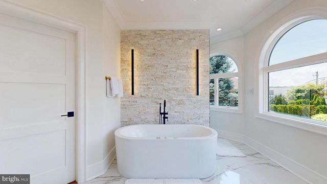 31 SEASIDE CT, Margate City, NJ 08402