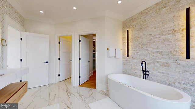 31 SEASIDE CT, Margate City, NJ 08402