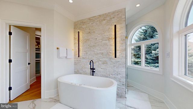 31 SEASIDE CT, Margate City, NJ 08402