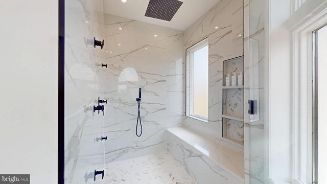 31 SEASIDE CT, Margate City, NJ 08402