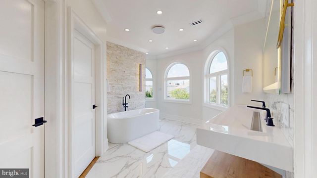 31 SEASIDE CT, Margate City, NJ 08402