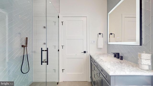 31 SEASIDE CT, Margate City, NJ 08402