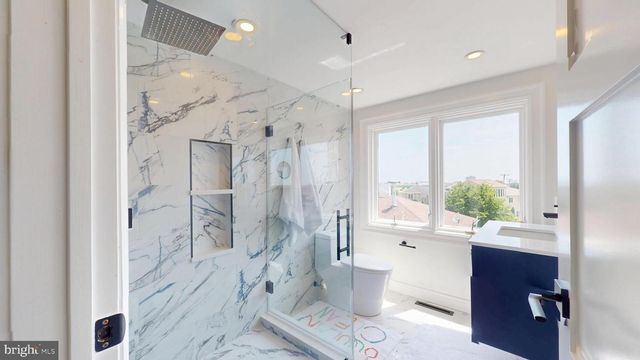 31 SEASIDE CT, Margate City, NJ 08402