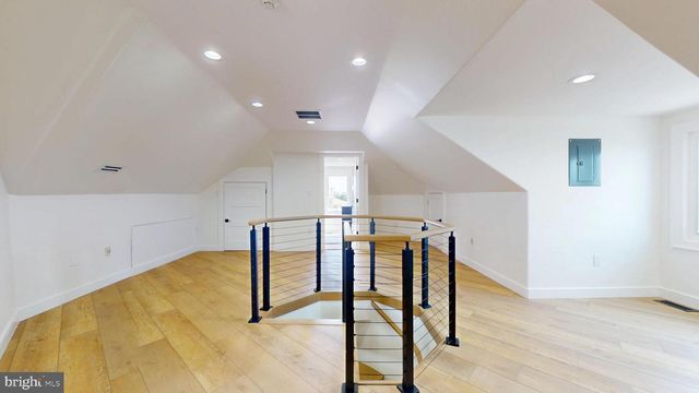 31 SEASIDE CT, Margate City, NJ 08402